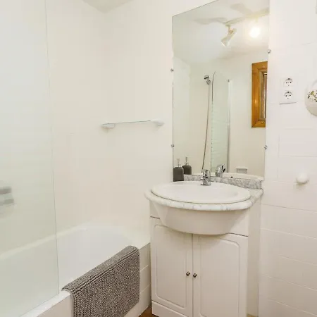 Apartment Spacious Right By The Slopes *