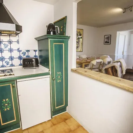 Spacious Right By The Slopes *