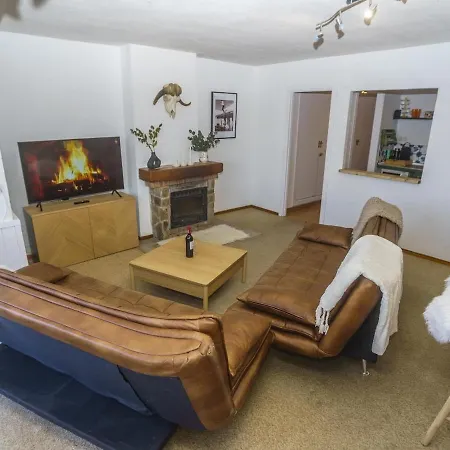 Spacious Right By The Slopes